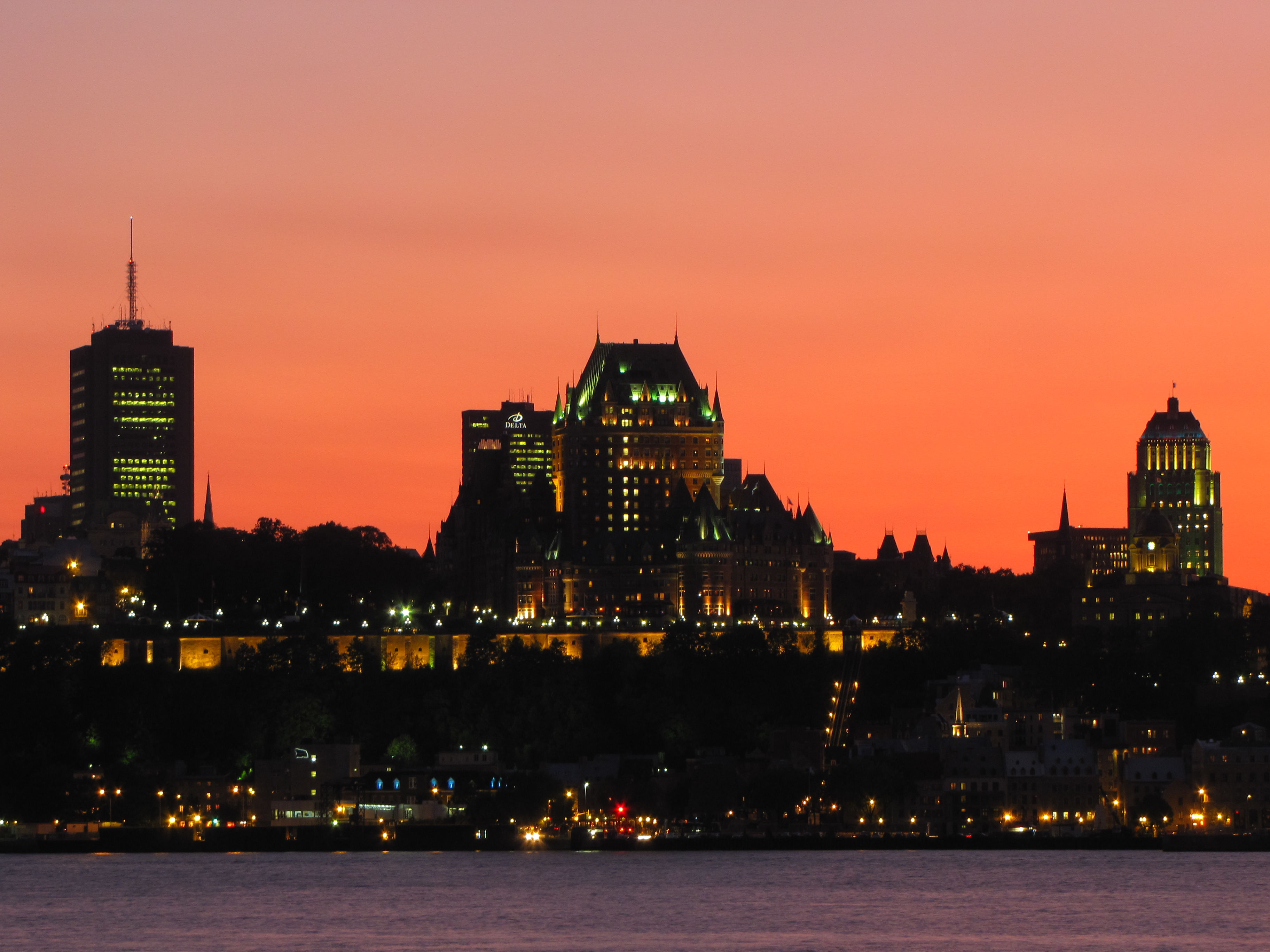 Sunset on Quebec city Zodiac